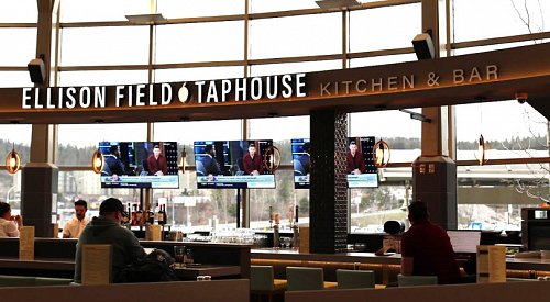 Kelowna airport's Ellison Field Taphouse Kitchen & Bar is 'airport pub of the year'